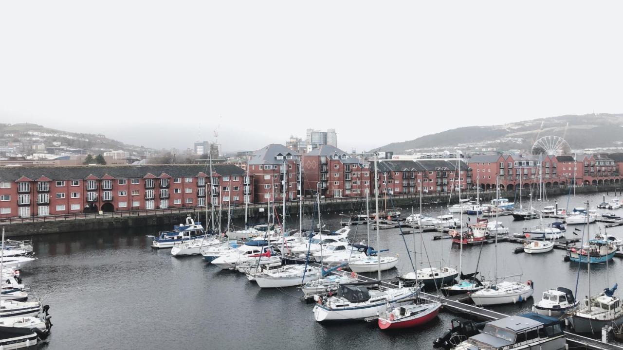 Beach On The Doorstep Meridian Tower Marina Swansea Apartment Exterior foto